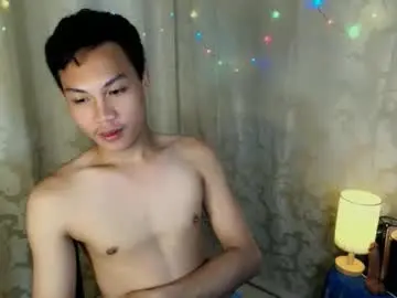 Chaturbate Live Sex Cam of ursweetfucker_kimeya69