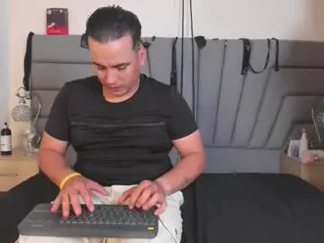 Chaturbate Adult Video Chat of vale_n_matt