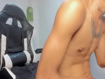 Chaturbate Live Sex Cam of lunay_bigcock420