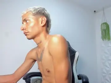 Chaturbate Watch Live Sex Cams of lunay_bigcock420