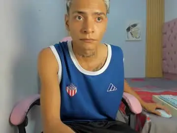 Chaturbate Live Porn of lunay_bigcock420