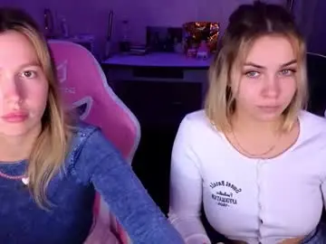 Chaturbate Sex Cam of stefany_and_bettany