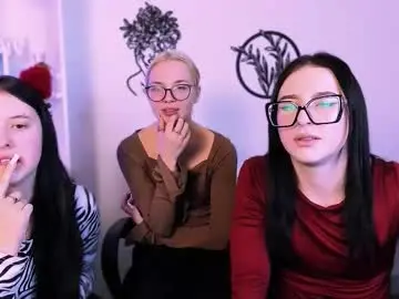 Chaturbate Live Sex Cam of alia_skay