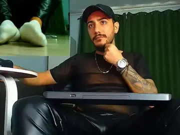 Chaturbate Sex Cam of andrewbanner