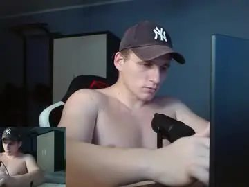 Chaturbate Nude Webcam of poliglotjoe2