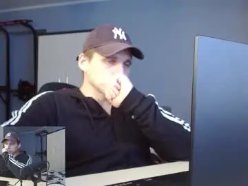 Chaturbate Adult Webcam of poliglotjoe2