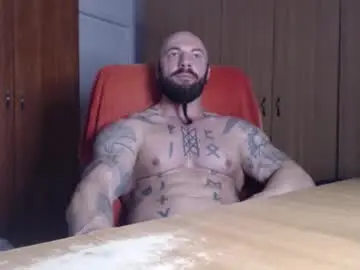 Chaturbate Live Sex Cam of strongivan