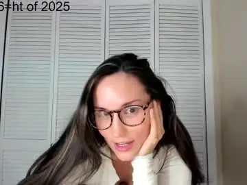 Chaturbate Live Sex Cam of zoiebutterfly