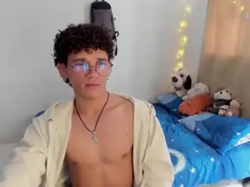 Chaturbate Best live sex cam show of tom_blue10