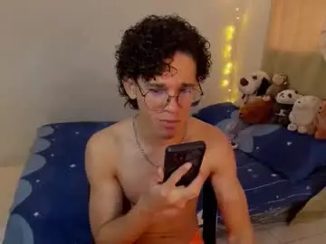 Chaturbate Nude Webcam of tom_blue10