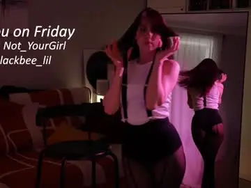 Chaturbate Free Porn Cam of _blackbee_