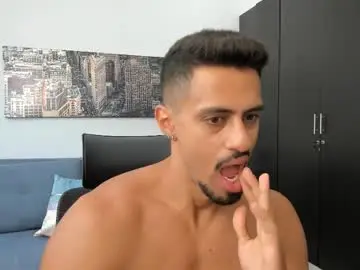 Chaturbate Live Porn of thiago_driussi