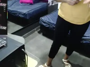 Chaturbate Best live sex cam show of sweet_canelaa73