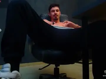 Chaturbate Free Porn Cam of enzorace