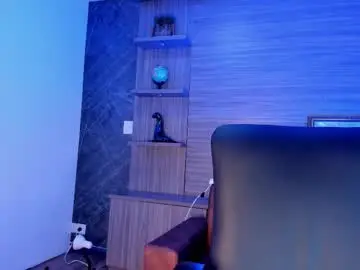 Chaturbate Live Sex Cam of aliice_smithh