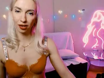 Chaturbate Live Sex Cam of cute_smile_shy