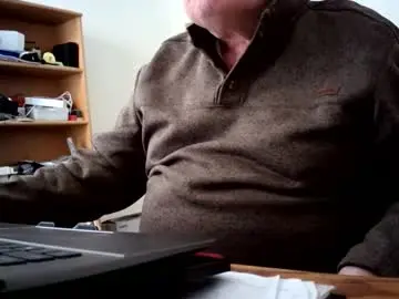 Chaturbate Best live sex cam show of fatbellyitalian3