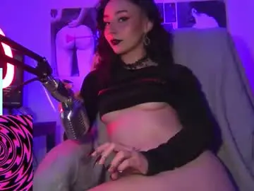 nadanadiaa from chaturbate