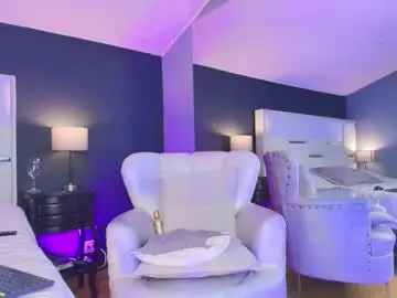 Chaturbate Live Sex Cam of samanthamilf__