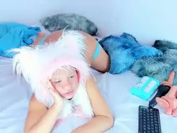 Chaturbate Best live sex cam show of emilly_coper18