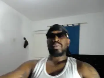 Chaturbate Live Sex Cam of iam_brian69