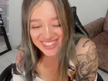 Chaturbate Live Sex Cam of kat_apple