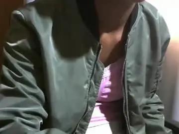 Chaturbate Live Sex Cam of nelia_84