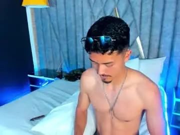 Chaturbate Best live sex cam show of nicolaikarav