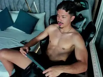 Chaturbate Live Sex Cam of nicolaikarav