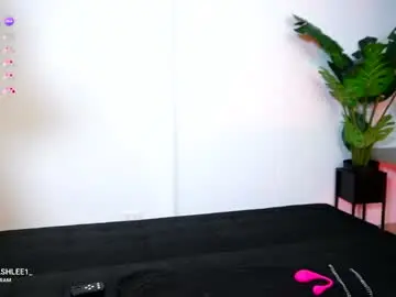 Chaturbate Sex Cam of ashley2004_