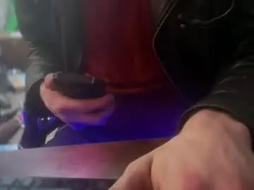 Chaturbate Live Sex Cam of korruptedbymewmew