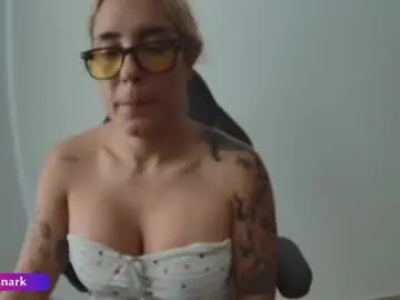 Chaturbate Adult Video Chat of valkyriarose