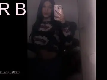 Chaturbate Sex Cam of isa_little_star