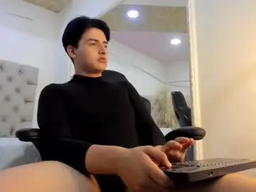 Chaturbate Live Sex Cam of noahwolff_