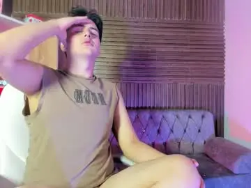 Chaturbate Live Sex Cam of noahwolff_