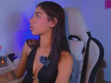 brunetteadams001 from chaturbate