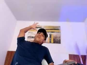 Chaturbate Live Sex of zander_2120