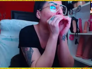 Chaturbate Sex Cam of cuminmenowbby