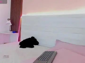 Chaturbate Live Sex Cam of esmeralda_4_