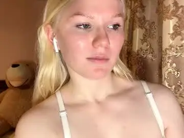 Chaturbate Live Sex Cam of lindabreines