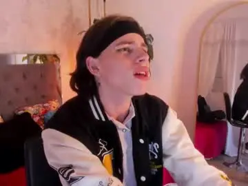 Chaturbate Live Sex Cam of mysterius_boy