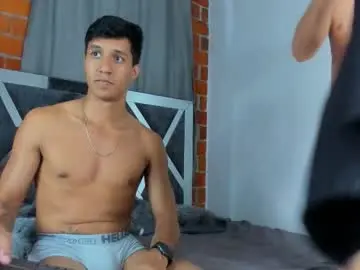 Chaturbate Sex Cam of robertmiller21