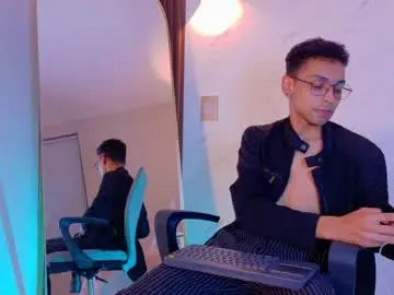 Chaturbate Adult Video Chat of im_tavo28