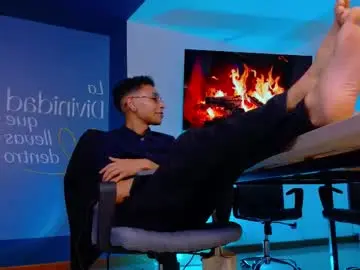 Chaturbate Watch Live Sex Cams of im_tavo28