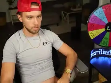 Chaturbate Sex Cam of troy_greenxo