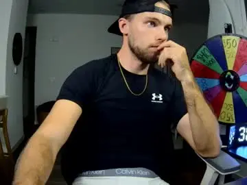 Chaturbate Live Sex Cam of troy_greenxo