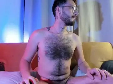 Chaturbate Best live sex cam show of axel_giracr