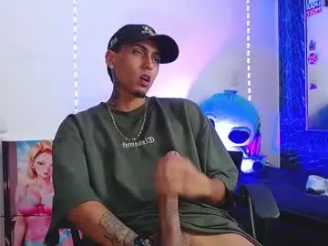 Chaturbate Live Sex Cam of liiaam_lee_