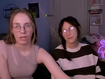 Chaturbate Live Sex Cam of milki_wey