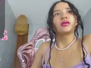 Chaturbate Live Sex Cam of bella_vibes_s